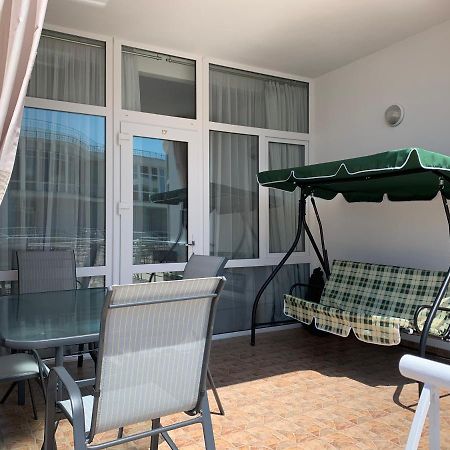 Апартаменты Town-House Golden Bugaz Каролино-Бугаз Экстерьер фото